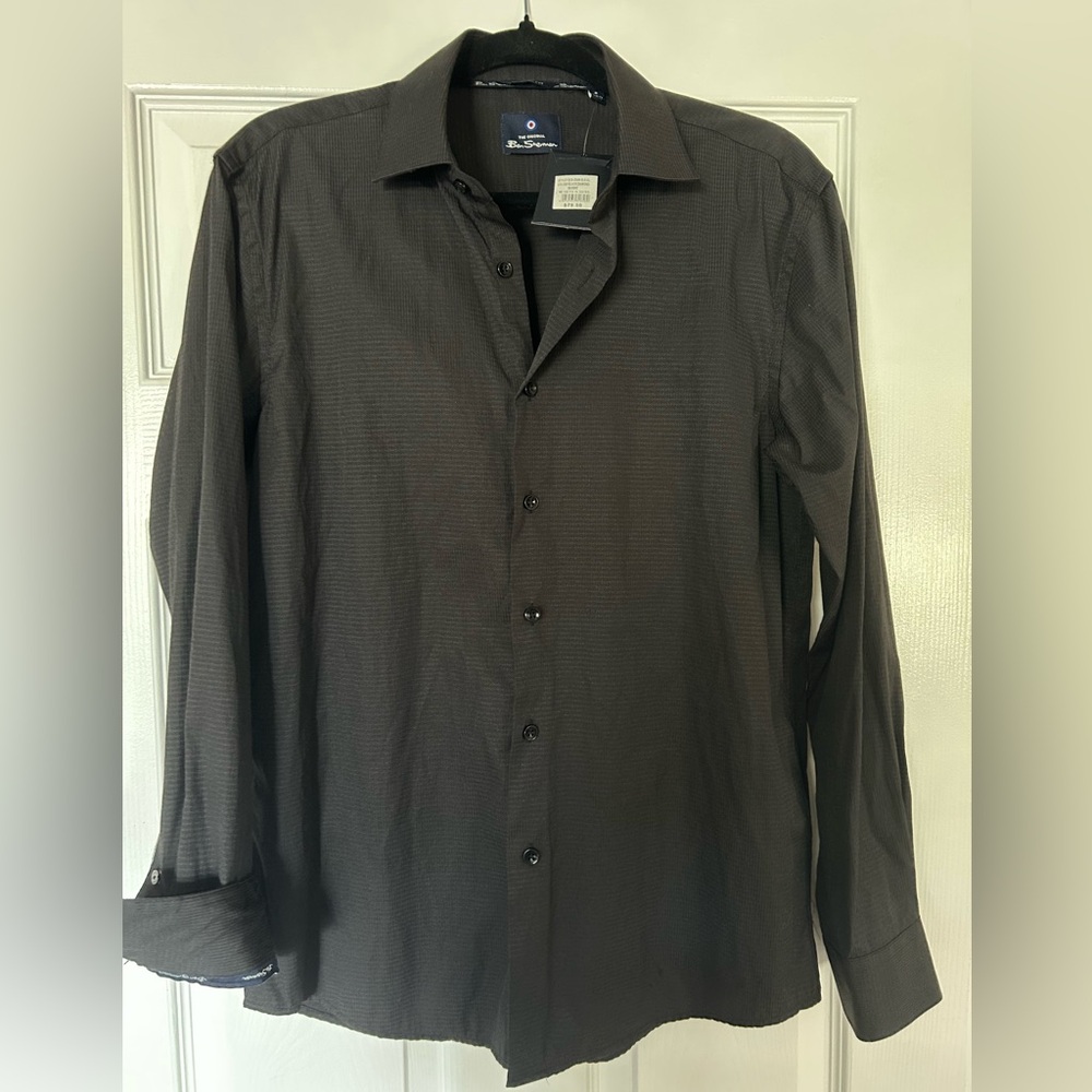 Ben Sherman
Men’s Medium
Slim Fit
Black